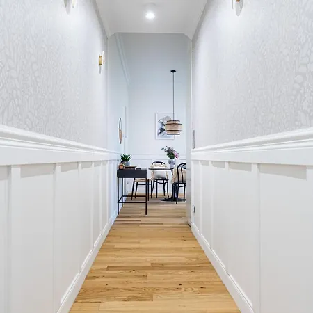 Victus Baltic Elegance Close To The By Renters Apartment *